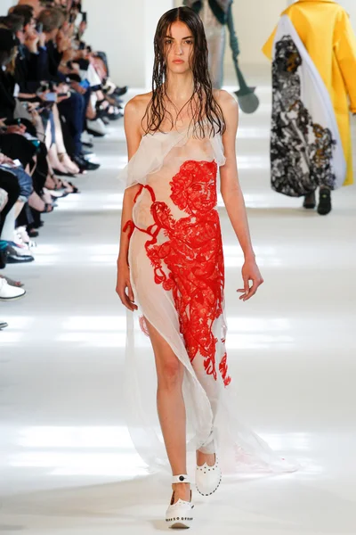 Look 18